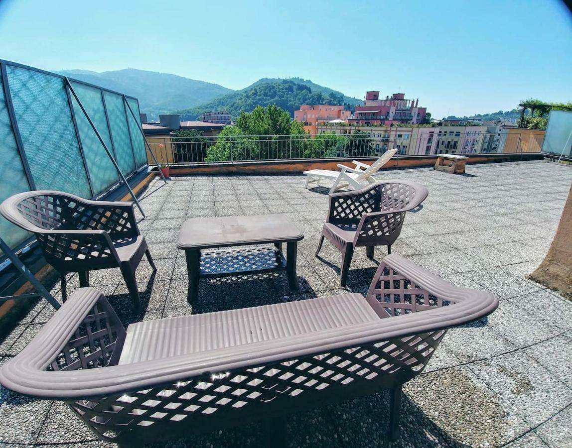 Appartamento Con Terrazzo Zona Ospedale Civile Brescia Eksteriør billede